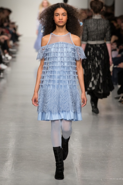 bora_aksu_aw17_72dpi_017
