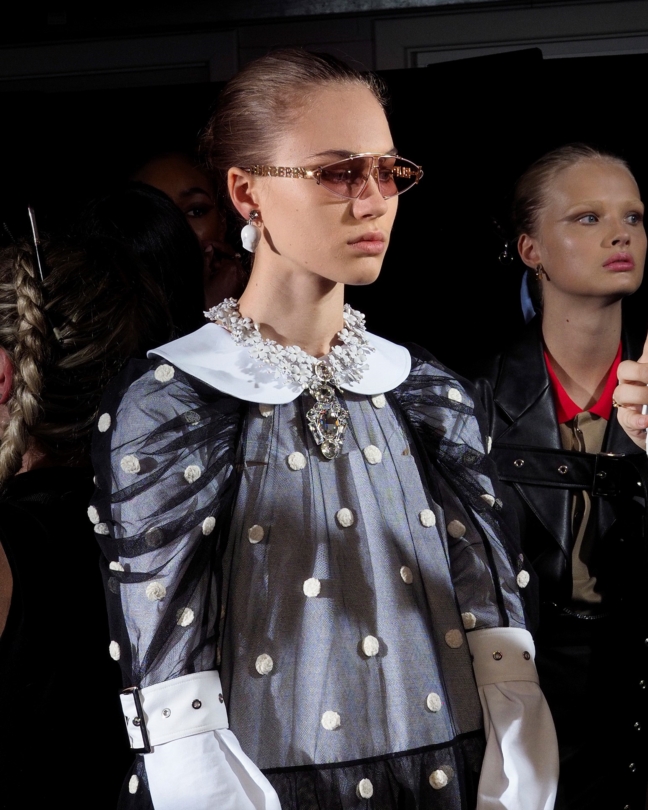 backstage-at-the-burberry-spring_summer-2019-show_007-2