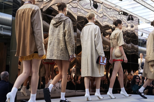 burberry-spring_summer-2019-show_001