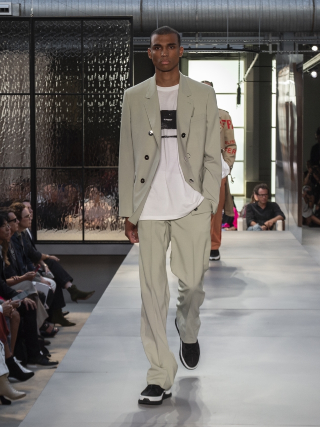 burberry-spring_summer-2019-collection-look-100