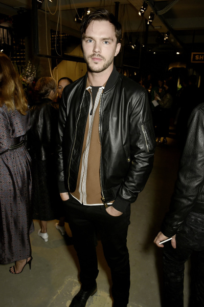 670357939RM022_Burberry_Sep