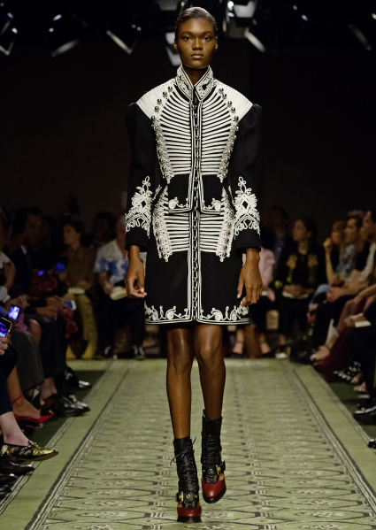 burberry-september-2016-collection-look-3