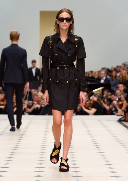 burberry-womenswear-s_s16-collection-look-16
