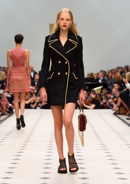 burberry-womenswear-s_s16-collection-look-21