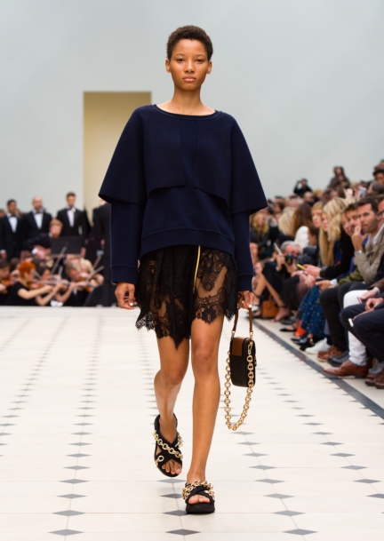 burberry-womenswear-s_s16-collection-look-42