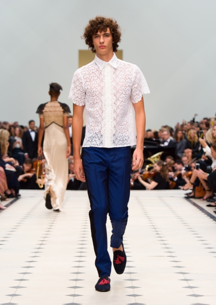 burberry-womenswear-s_s16-collection-look-44