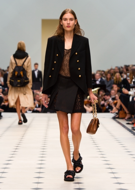 burberry-womenswear-s_s16-collection-look-5