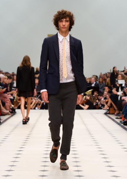 burberry-womenswear-s_s16-collection-look-6