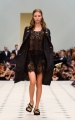 burberry-womenswear-s_s16-collection-look-1