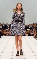 burberry-womenswear-s_s16-collection-look-28