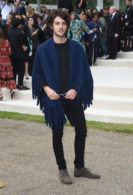 chay-suede-wearing-burberry-at-the-burberry-womenswear-s_s16-show