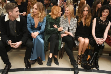 front-row-at-the-burberry-womenswear-s_s16-sho_001