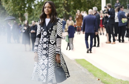 naomie-harris-at-the-burberry-womenswear-s_s16-show