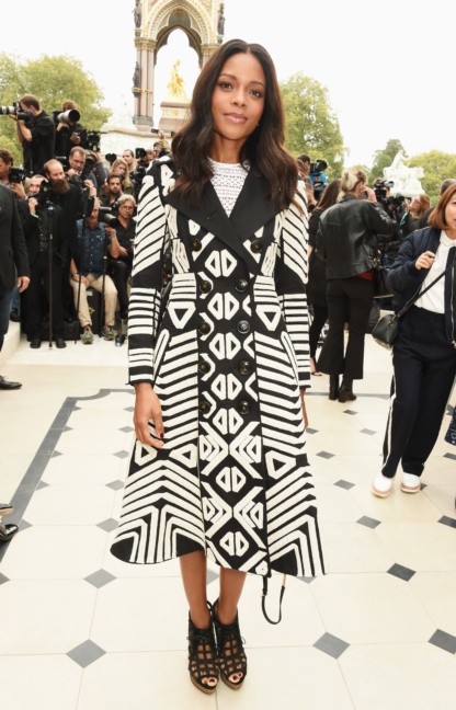 naomie-harris-wearing-burberry-at-the-burberry-womenswear-s_s16-show