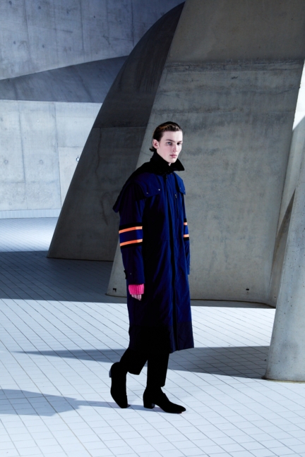 look-16-high-res