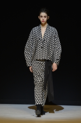 chalayan-london-fashion-week-autumn-winter-17-38