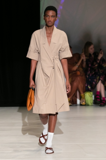 chalayan-rtw-ss20-london-07_0