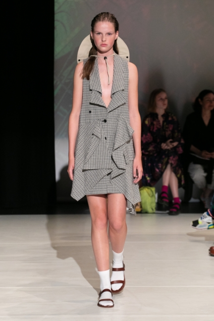 chalayan-rtw-ss20-london-08_0