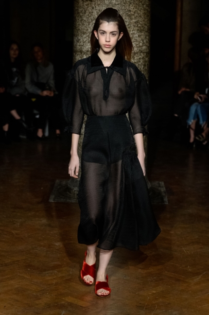 emilia-wickstead-london-fashion-week-autumn-winter-17-23