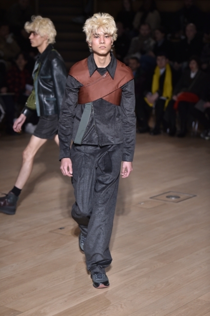 look32
