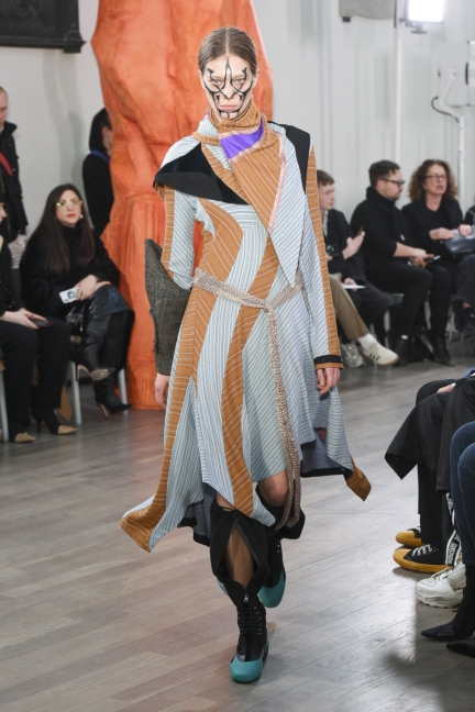 kiko-kostadinov-aw19-womenswear-look-24