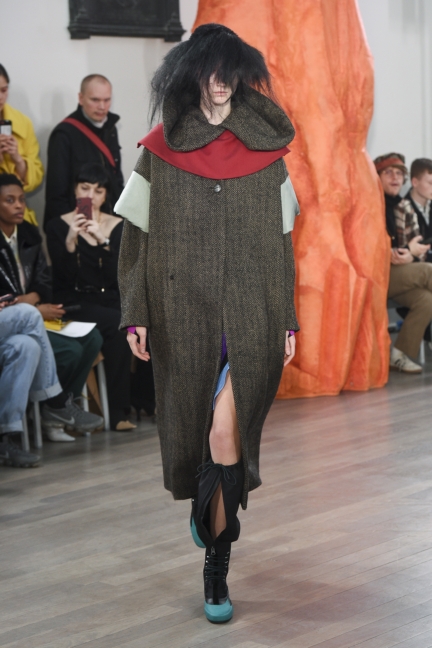 kiko-kostadinov-aw19-womenswear-look-25