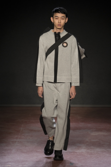 craig-green-aw18-runway-hd-look-16