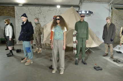 wwaw019_london_presentation_group_look_03