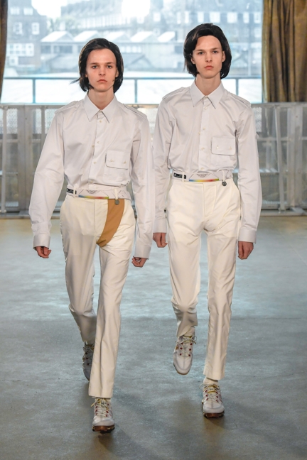 look0004
