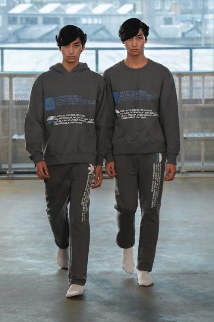 look0005