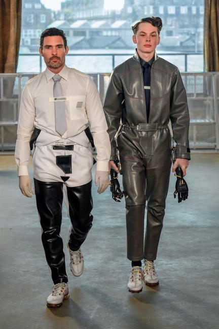 look0012