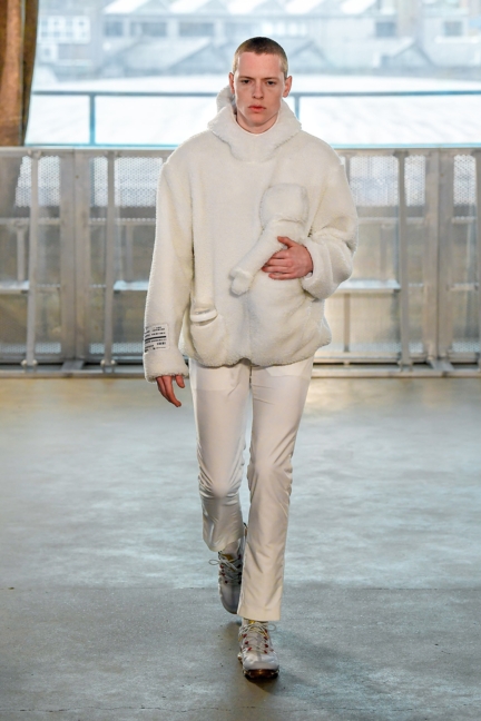 look0024
