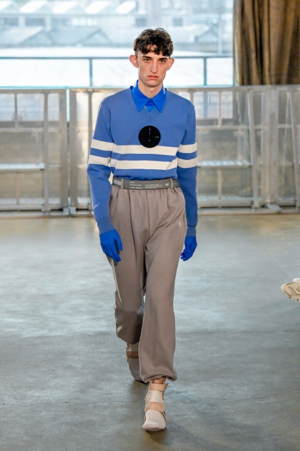 look0042