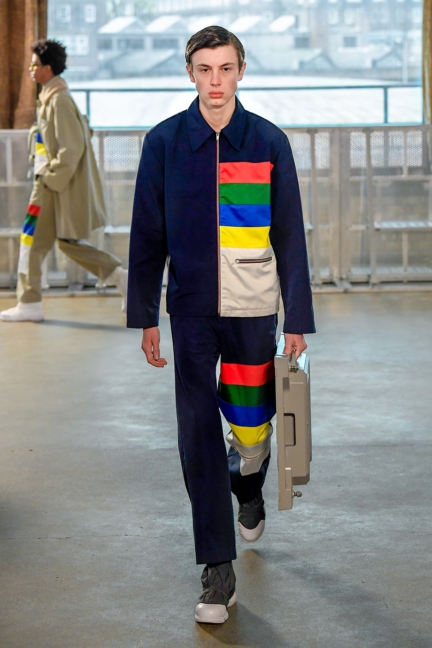look0045