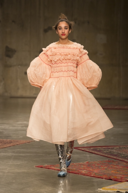 molly-goddard-london-fashion-week-autumn-winter-17-1