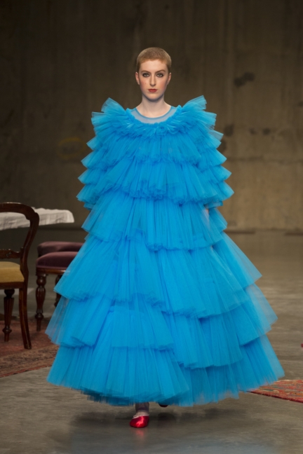 molly-goddard-london-fashion-week-autumn-winter-17-11