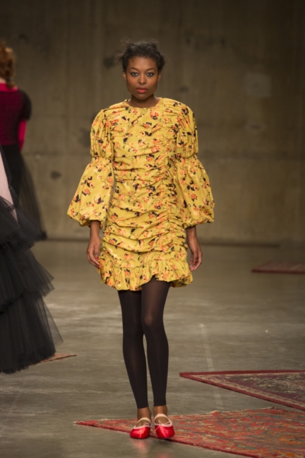 molly-goddard-london-fashion-week-autumn-winter-17-16
