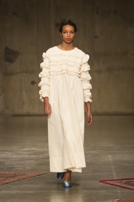 molly-goddard-london-fashion-week-autumn-winter-17-2