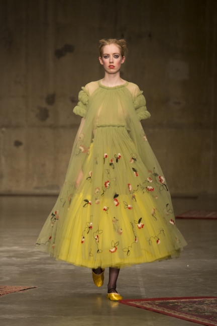 molly-goddard-london-fashion-week-autumn-winter-17-22