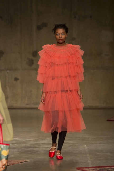 molly-goddard-london-fashion-week-autumn-winter-17-29