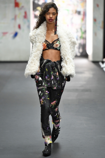 look-8