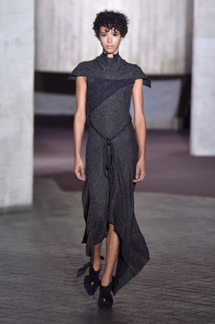 roland-mouret-london-fashion-week-autumn-winter-17-1