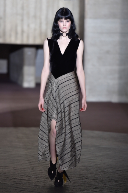 roland-mouret-london-fashion-week-autumn-winter-17-12