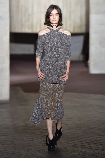 roland-mouret-london-fashion-week-autumn-winter-17-17