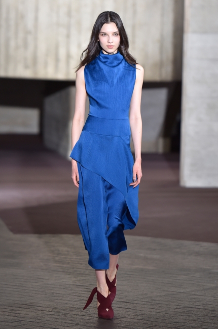 roland-mouret-london-fashion-week-autumn-winter-17-26