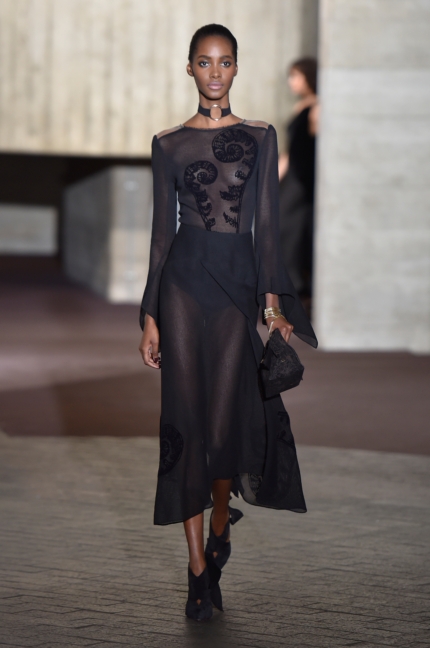 roland-mouret-london-fashion-week-autumn-winter-17-30
