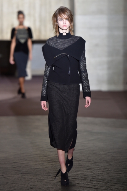 roland-mouret-london-fashion-week-autumn-winter-17-35