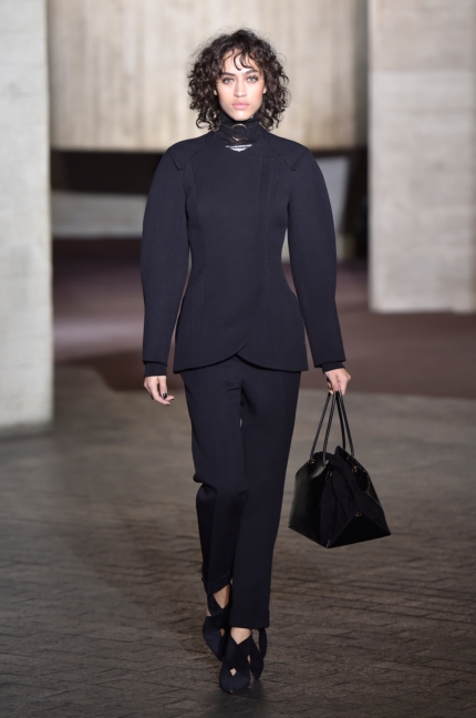 roland-mouret-london-fashion-week-autumn-winter-17-7