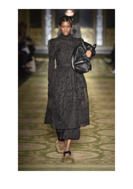 simone-rocha-london-fashion-week-autumn-winter-17-10