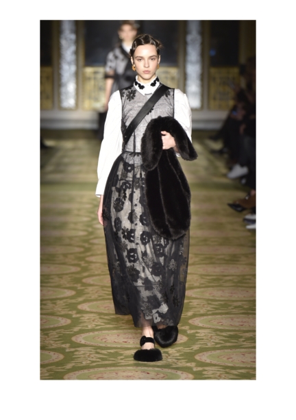 simone-rocha-london-fashion-week-autumn-winter-17-38